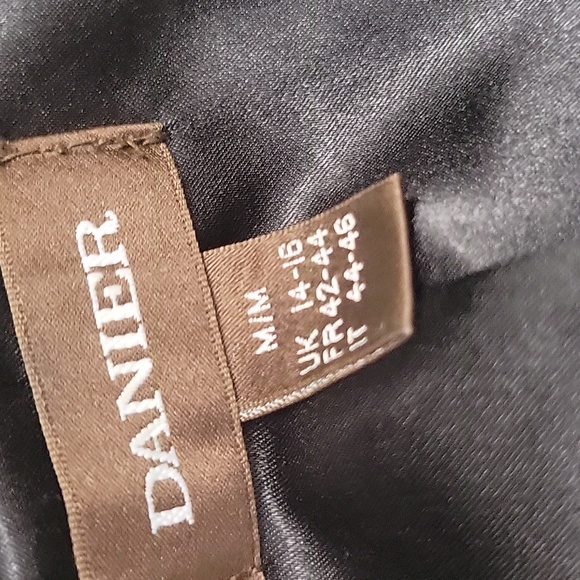 Danier leather jacket - Picture 4 of 5